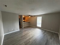 Building Photo - 5866 Century Oaks Dr