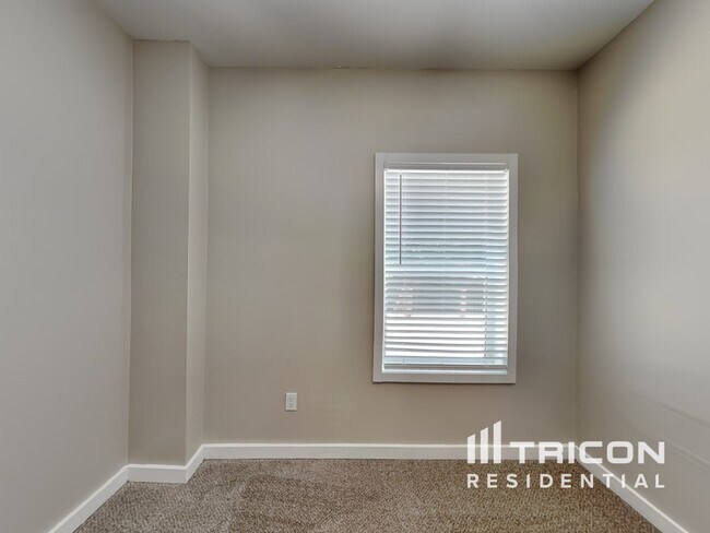 Building Photo - 1751 Miller Springs Dr