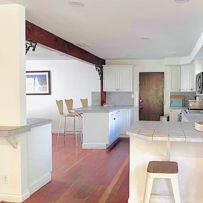 Building Photo - 6300 Zuma Mesa Dr