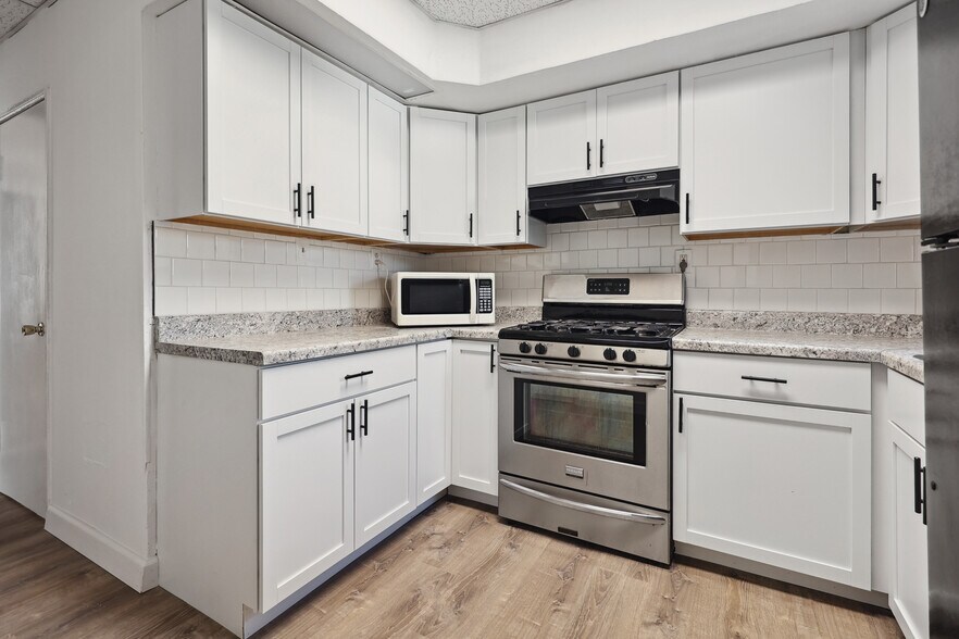 Building Photo - 5237 Enright Ave