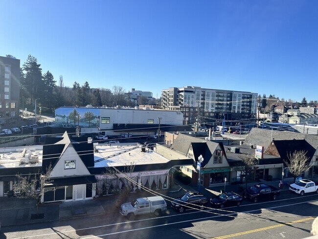 Building Photo - 16 N Broadway St