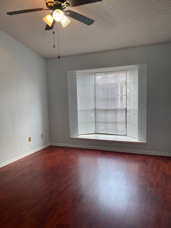 Building Photo - 2120 El Paseo St