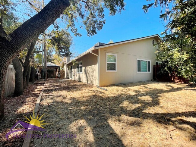 Building Photo - 5230-5232 Arbardee Dr