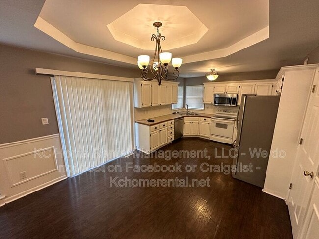 Building Photo - 625 NW Rosaceae Dr