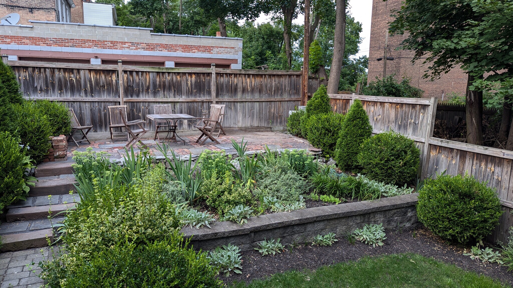 Garden and Patio - 35 Clinton Ave