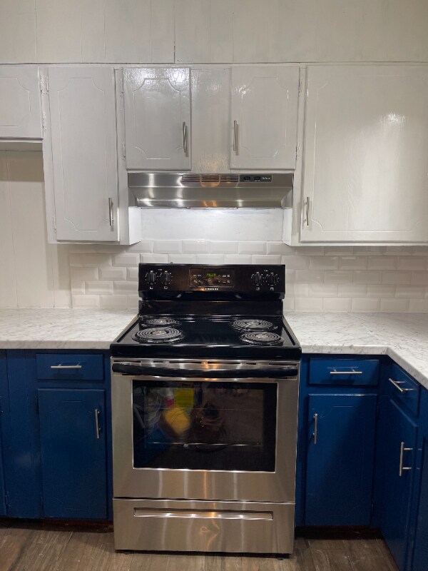 Building Photo - 302 Paula Dr