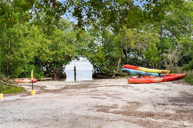 Building Photo - 1750 Benjamin Franklin Dr