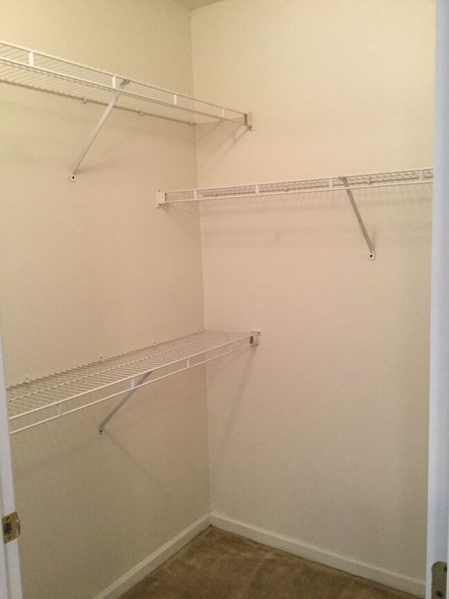 Building Photo - 2/2-East Orlando/Waterford Lakes Condo