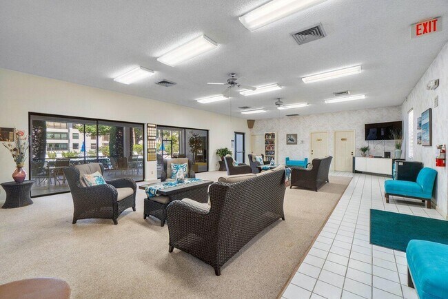 Building Photo - 3710 Whitehall Dr