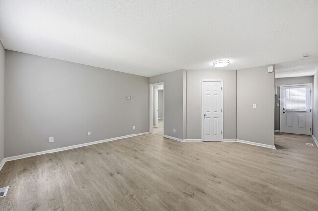 Building Photo - 4800 Hoyle Dr