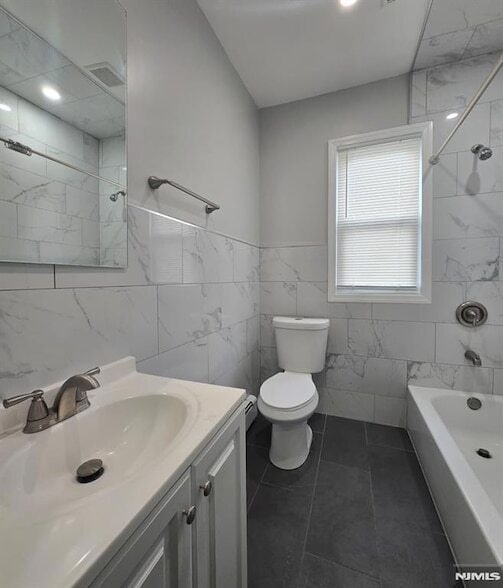 Building Photo - 36 Garfield Pl