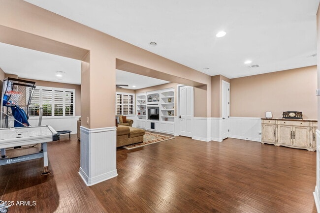 Building Photo - 3452 E Ivyglen Cir