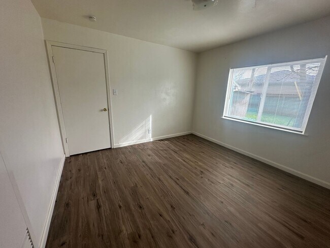 Building Photo - 3001 - Sharma