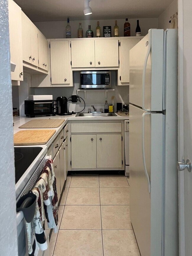 Building Photo - 7403 SW 82nd St
