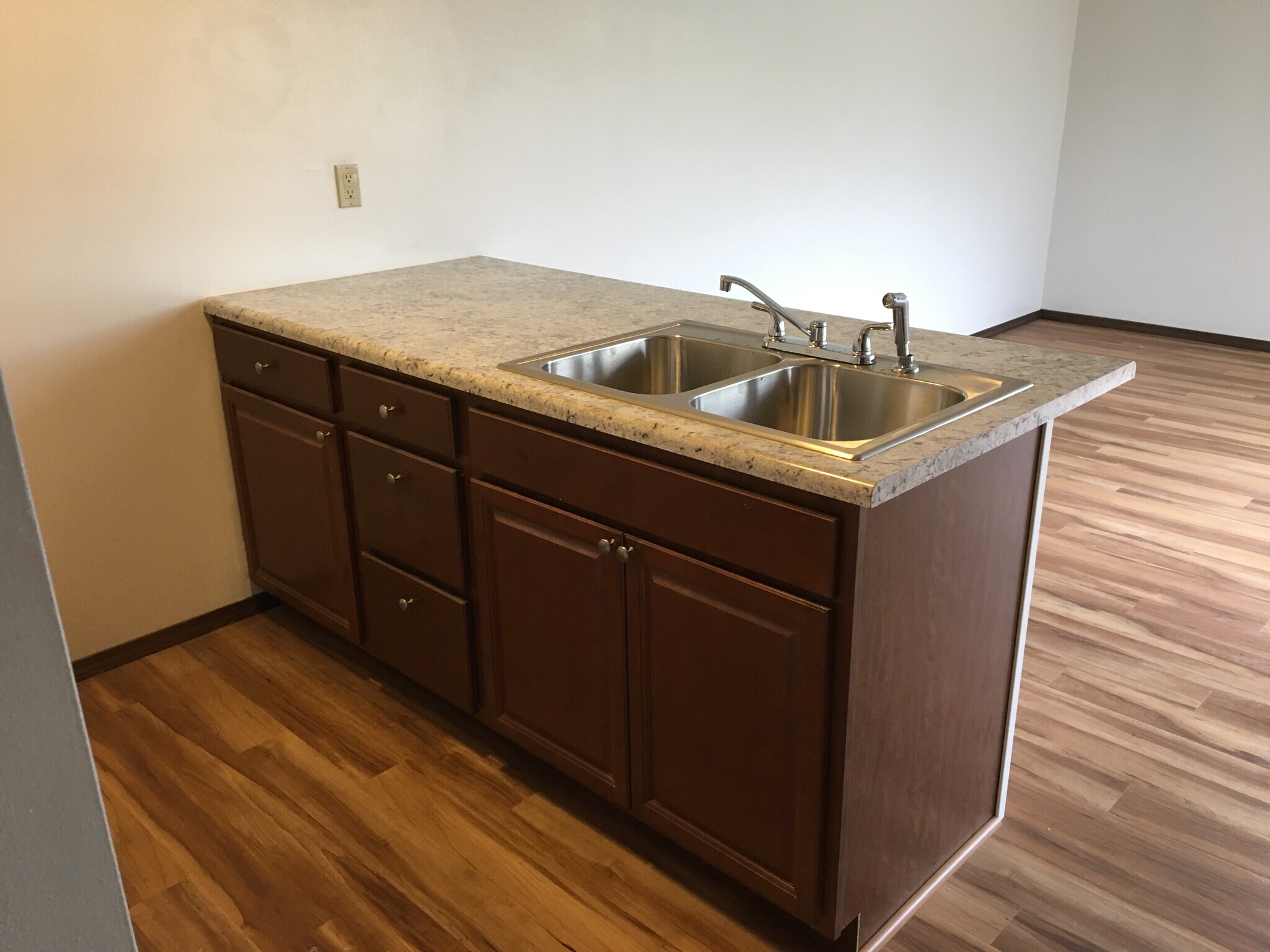 Kitchen - 807 Village Dr