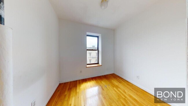 Building Photo - 104 Second Avenue
