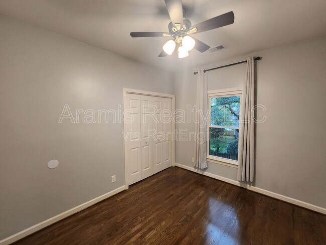 Building Photo - 613 Home Avenue SE