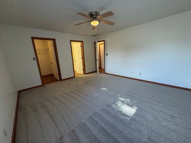 Building Photo - 3 Bedroom, 2 Bath New Rental Alert in Chat...