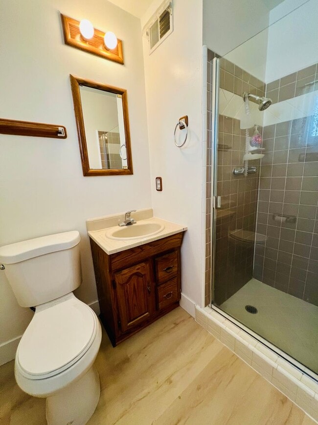 Building Photo - Lynbrook house ready now! $5075