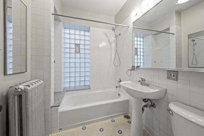Building Photo - 4710 N Talman Ave