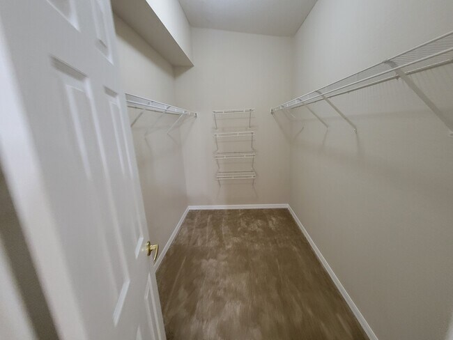 Building Photo - 921 Westwinds Dr