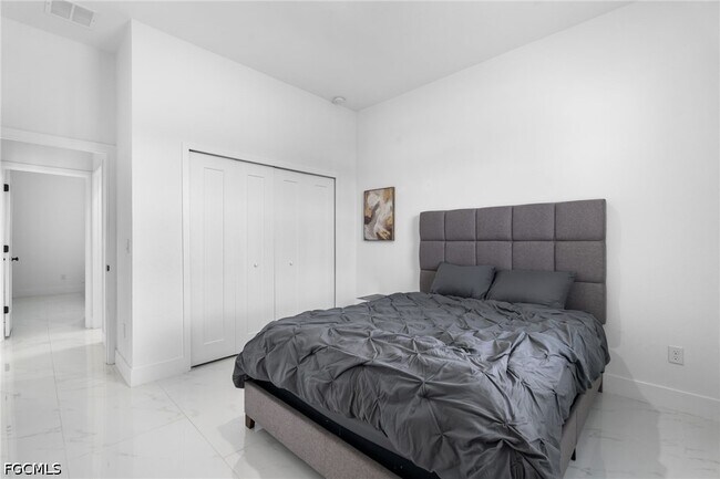 Building Photo - 2608 25th St W