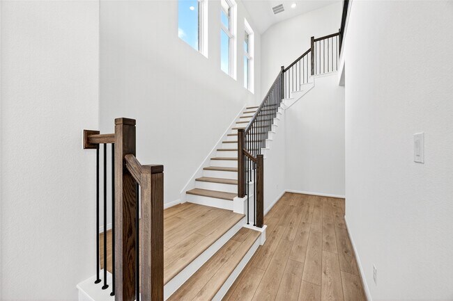 Building Photo - 23643 Red Rowan Ln