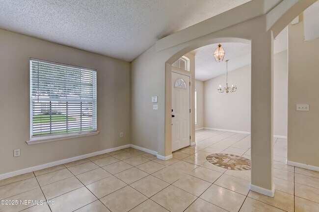 Building Photo - 9703 Cedar Ridge Dr W