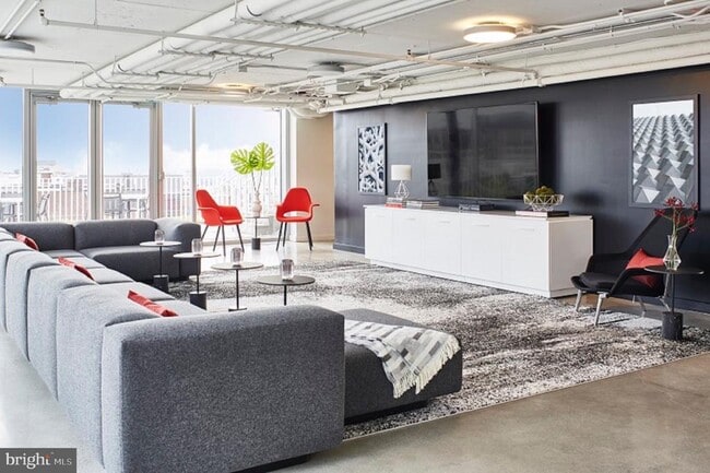 Building Photo - 1110 23rd St NW