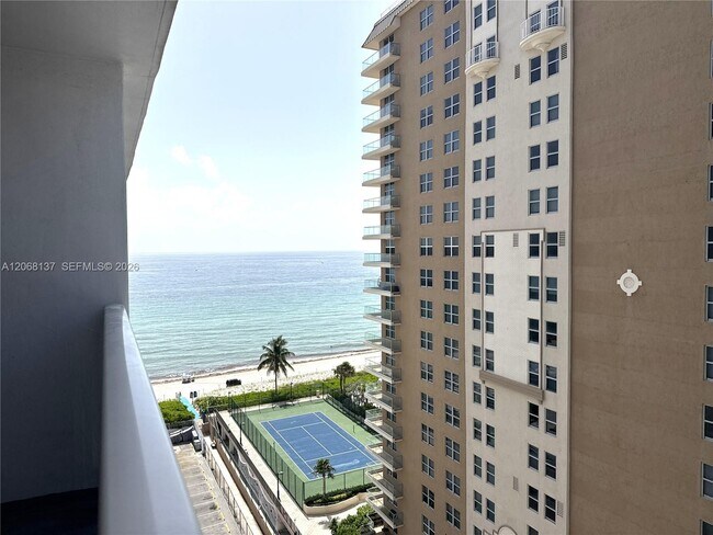 Building Photo - 1904 S Ocean Dr
