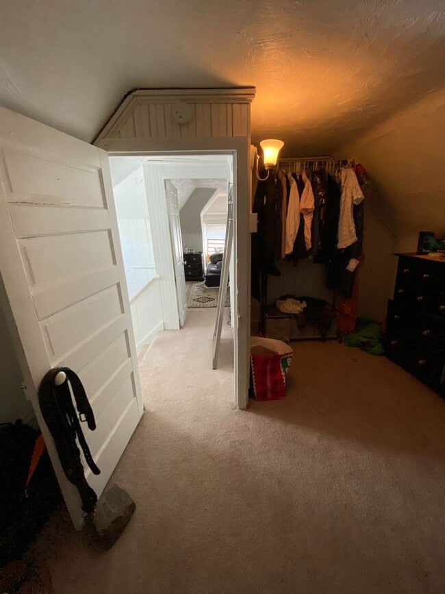 Building Photo - 405 Edgemont St