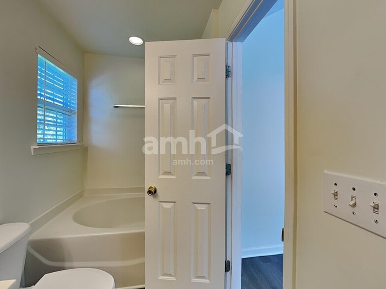 Building Photo - 2504 Boulder Ridge Dr