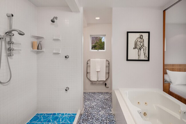 Building Photo - 10514 Riviera Pl NE