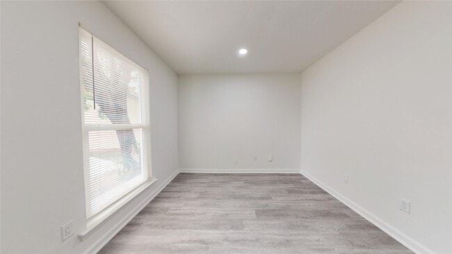 Building Photo - 7415 Alcomita Dr