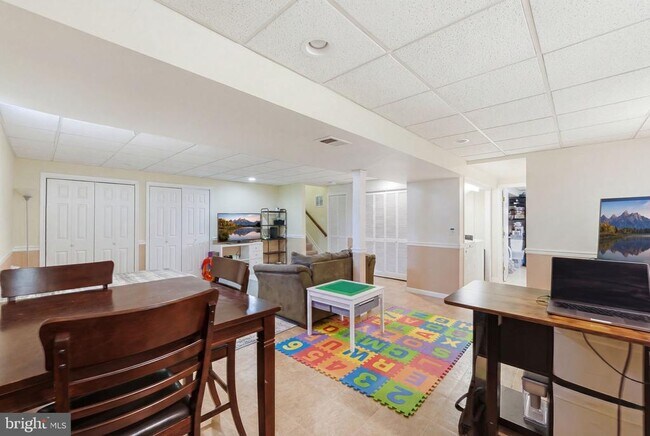 Building Photo - 4020 Blue Slate Dr