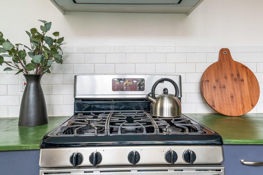 Building Photo - 333 Adelphi St