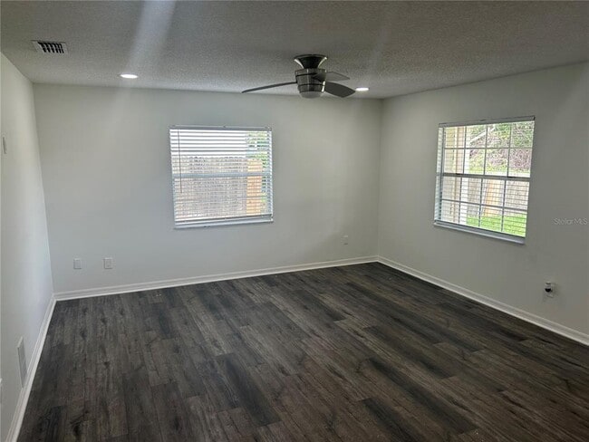 Building Photo - 54 Ivy Ln