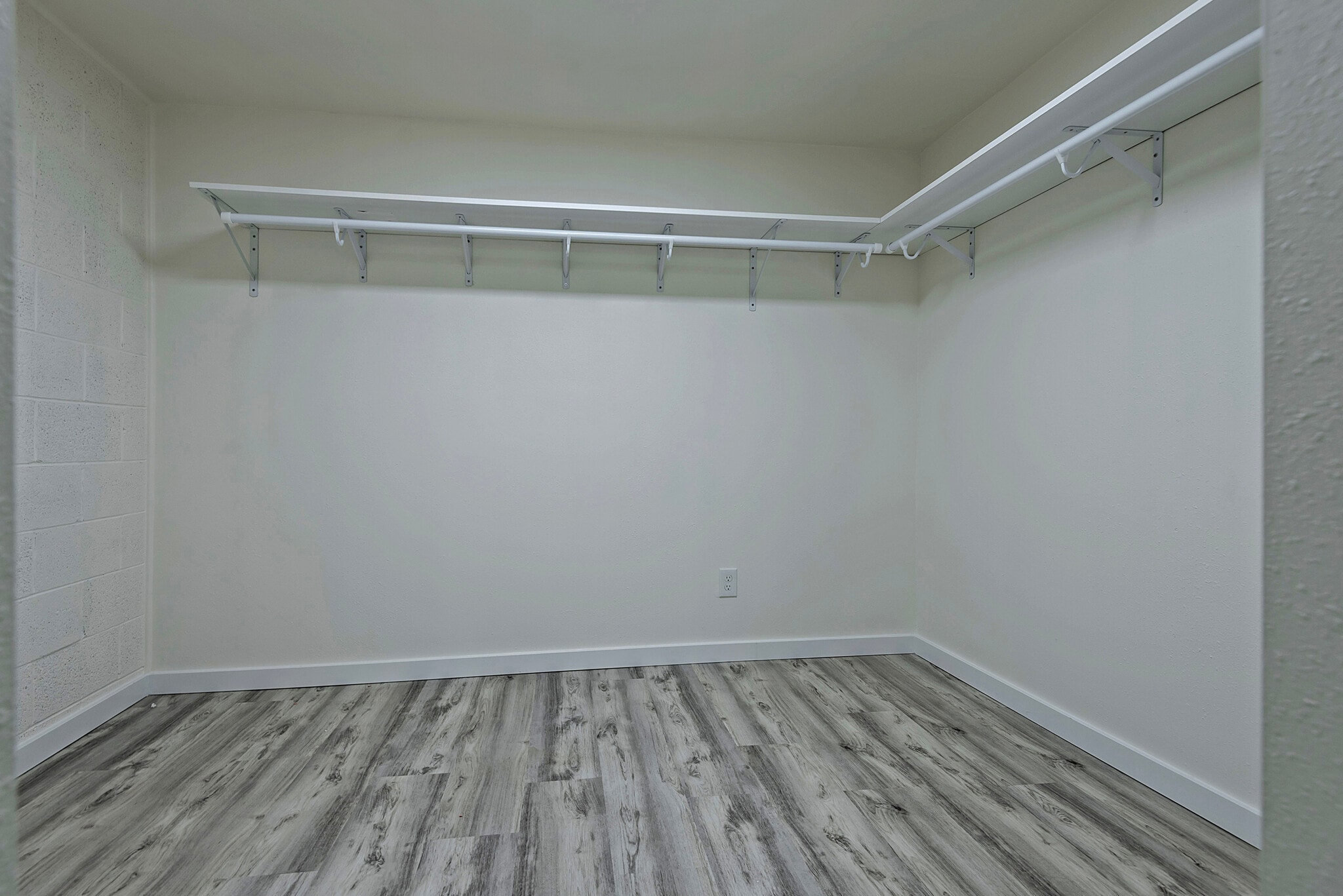 Bed 4 Walk In closet - 2723 S Melbourne St