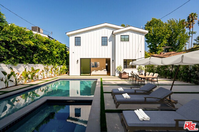 Building Photo - 4539 Longridge Ave