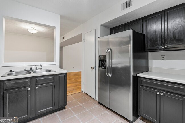 Building Photo - 6449 Pinebark Way