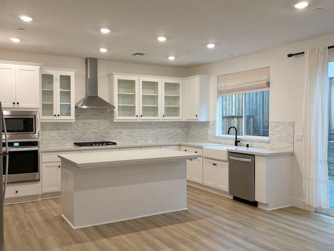 Building Photo - Beautiful 4 Bedroom 2.5 bath Home In Oakley with Solar