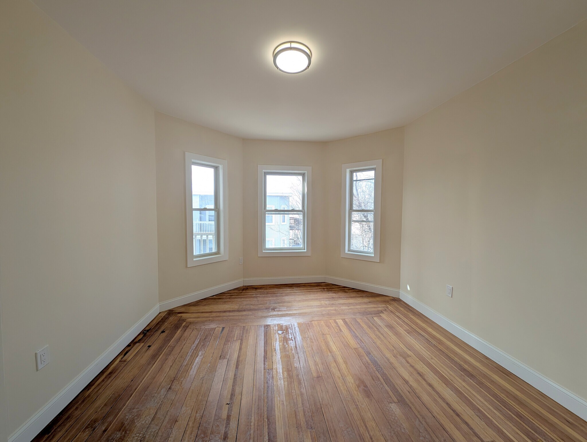 Building Photo - 7 Lowell Cir