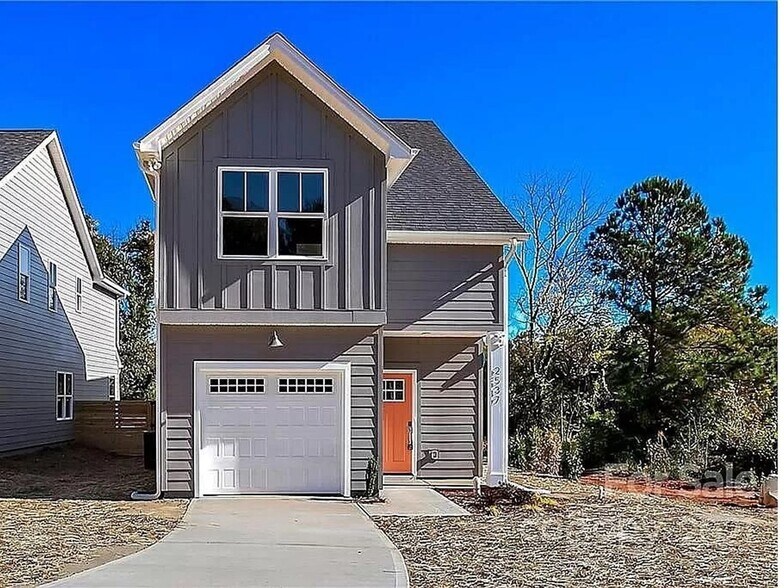 Primary Photo - 2537 Beachmont Ave