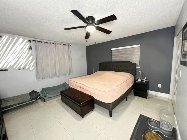 Building Photo - 8912 SW 6th St