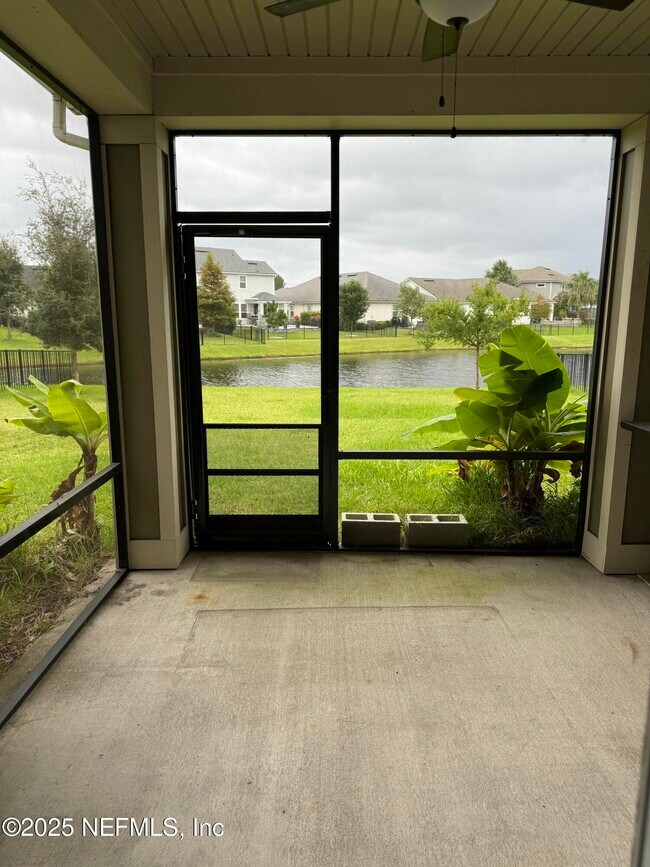 Building Photo - 474 Convex Ln