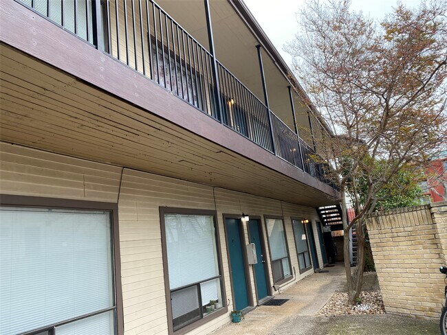 Building Photo - 1905 San Gabriel St