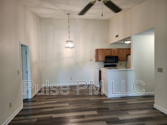 Building Photo - 135 Dale Hollow Dr