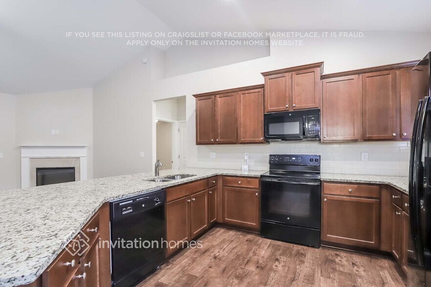 Building Photo - 245 Angela Ln