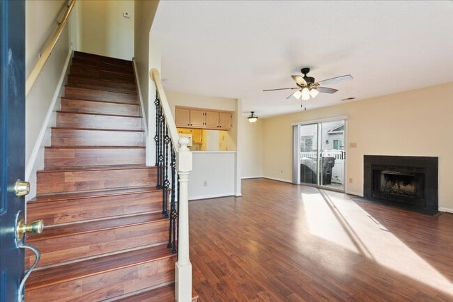 Building Photo - 27 F Tamarisk Quay