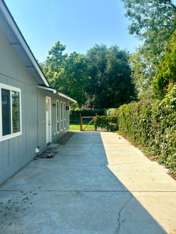 Building Photo - 722 S Kcid Rd